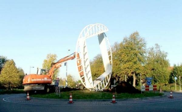 Kunstwerk op de rotonde Assen-Oost