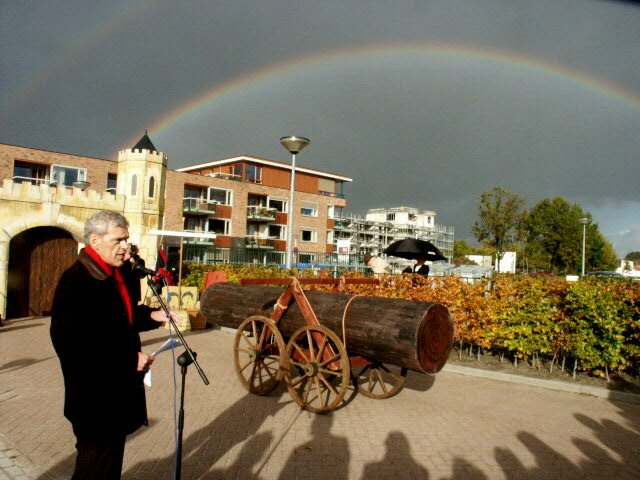 SWA directeur K. Stol onder goed 'gesternte