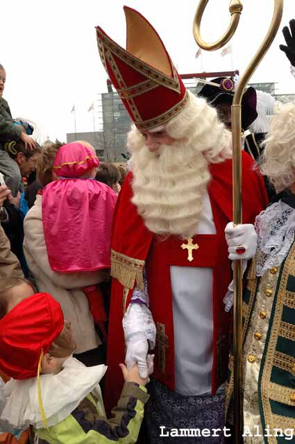 Een hartelijke hand voorzijn Hoofdpiet van 2030