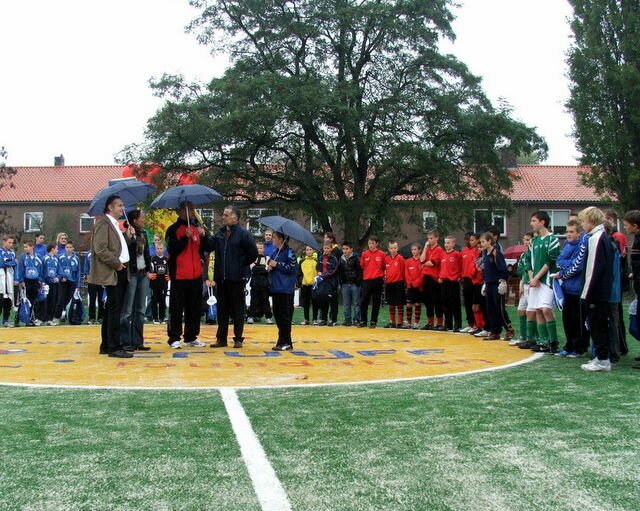 Op de oranje stip van het Cruijff Court