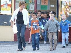 VeiligVerkeer Nederland. De landelijke actiedag 'Op Voeten En Fietsen naar school' 2006